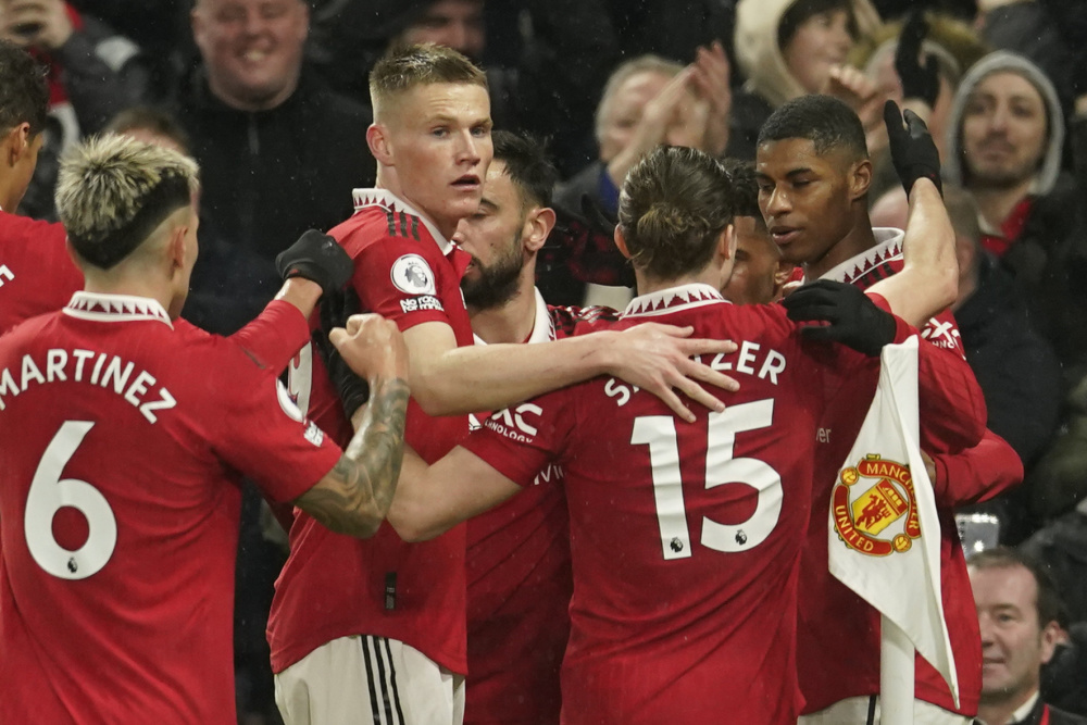 全神贯注地 全神贯注地